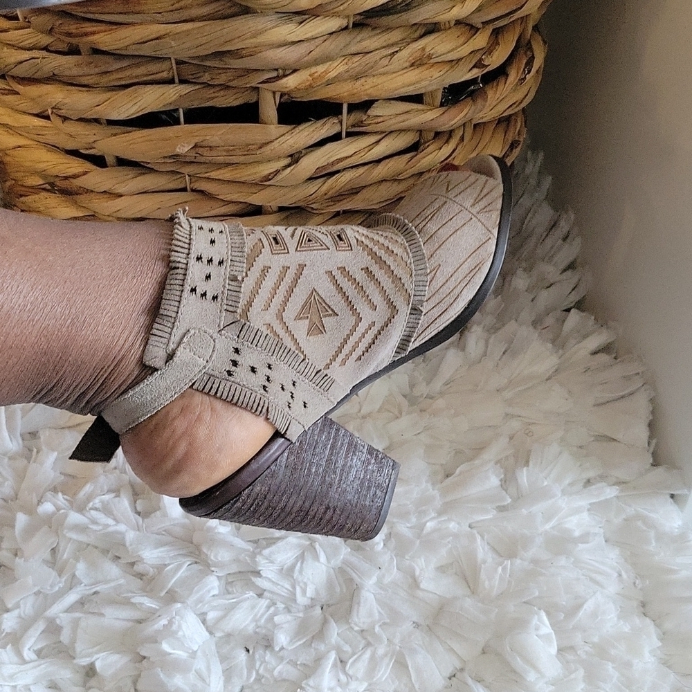 Naughty monkey peep toe cutout booties block heel boho size 9.5